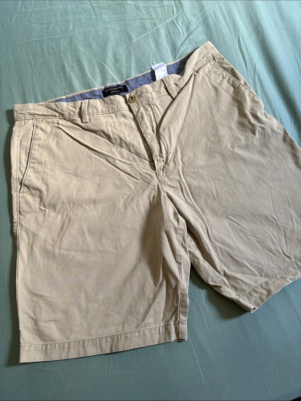 Banana Republic Men’s Tan Flat-Front Shorts